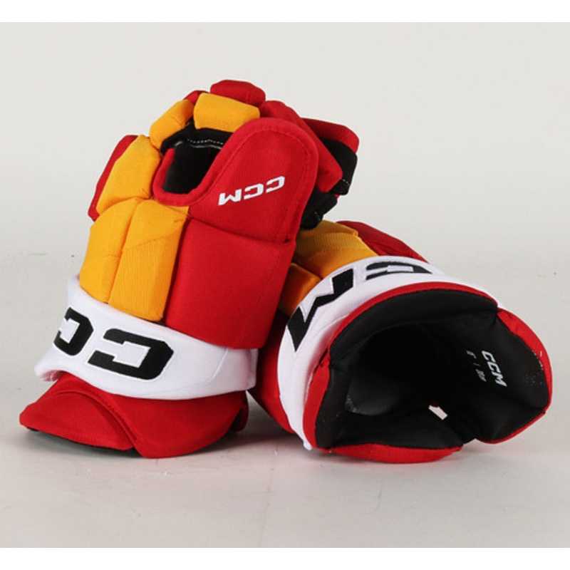 15 CCM HGPJSPP Gloves – Martin Pospisil Calgary Flames #2