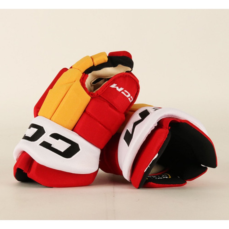 14 CCM HGTKSP Gloves – Nick Meloche Calgary Flames