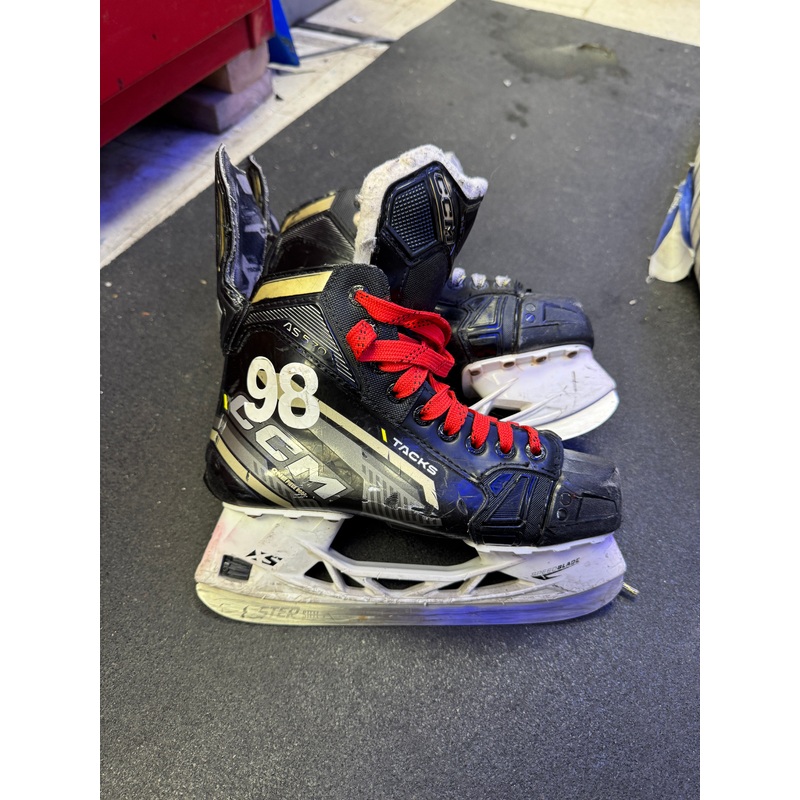 Used CCM Tacks 570 Skates 5.0 D