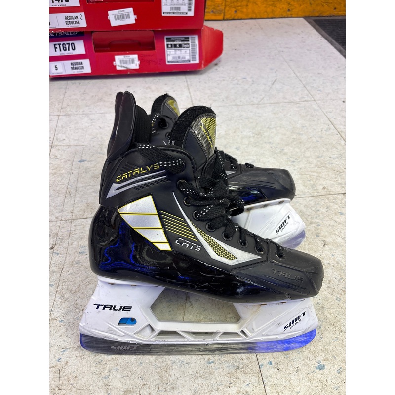 Used True Catalyst 5 7.0R Senior Skates