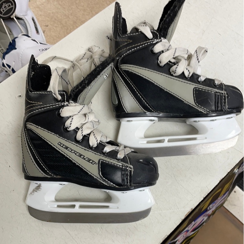 Used Hespeller 9D Youth Skates