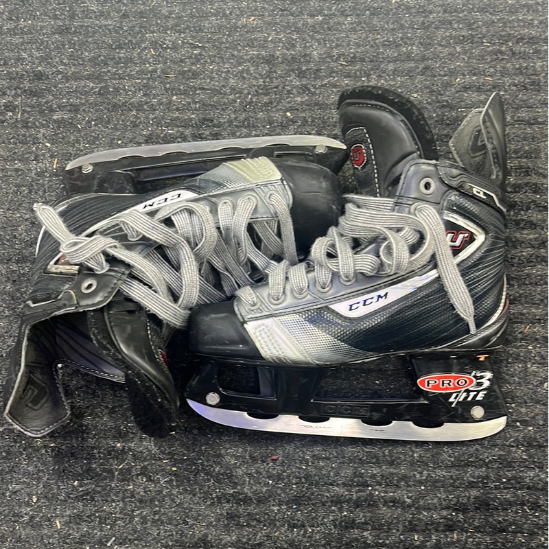 Used CCM U CL Size 4 Player Skates