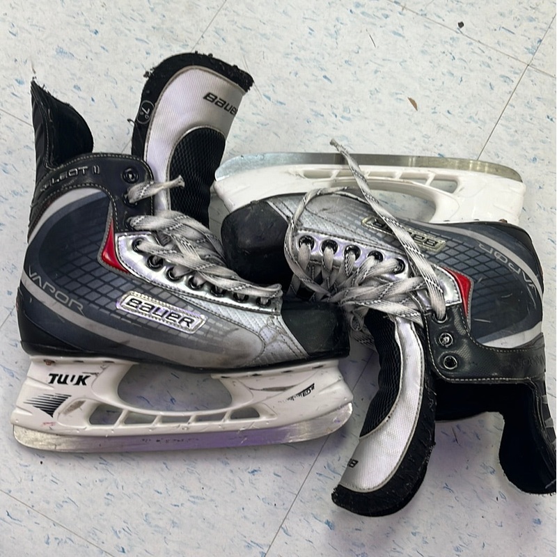 Used Bauer Vapor Select II Size 7.5 Player Skates