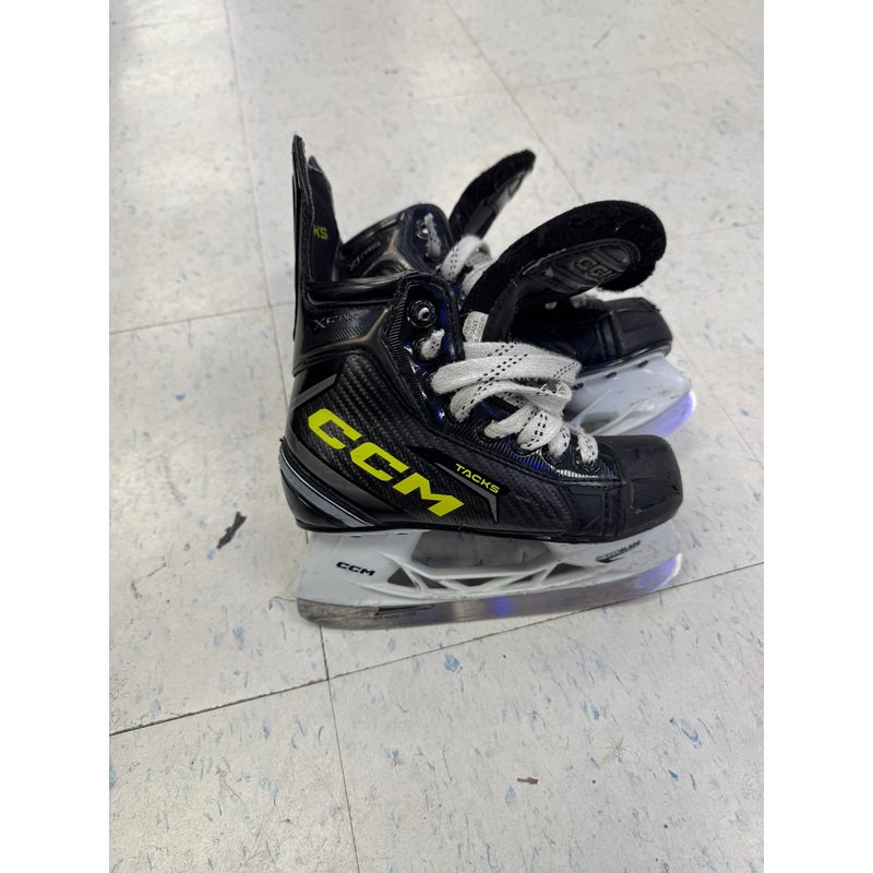 Used CCM XF PRO Skates Y12.5|12.5|Youth