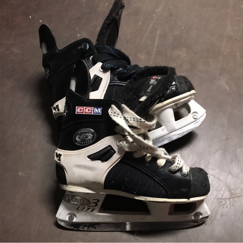 Used CCM Tacks 252 2D Skates|2.0|Junior