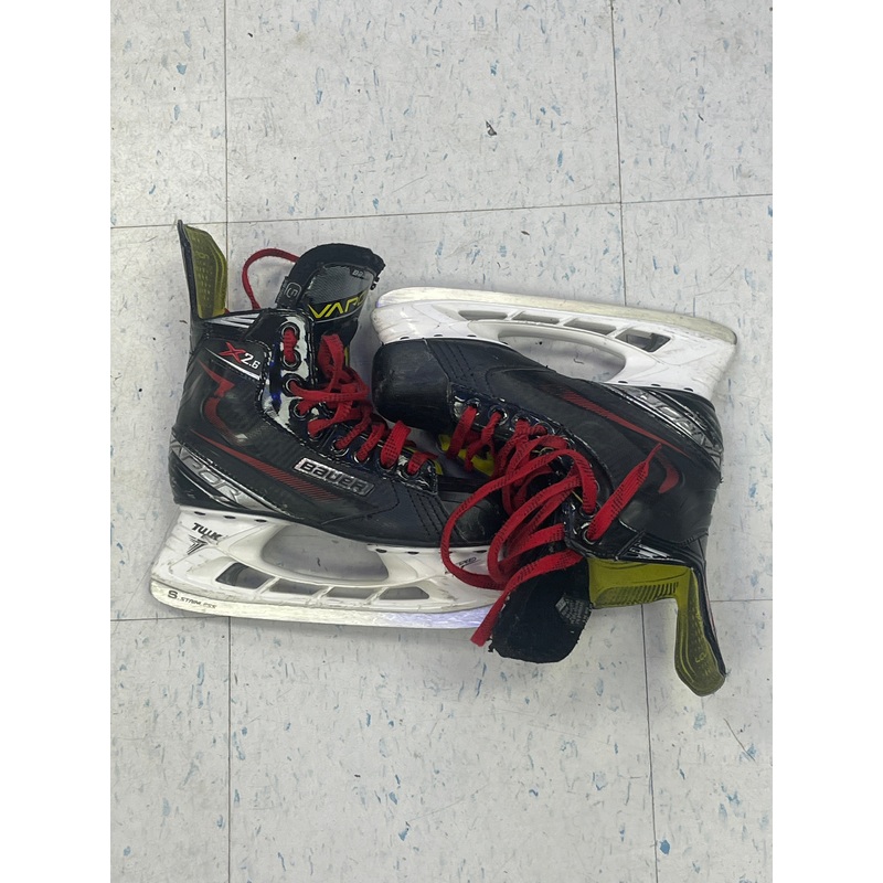 Used Bauer Vapor X2.6 Size 5 Skates