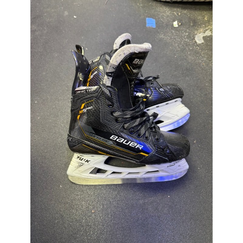 Used Bauer M5 Pro Skates 7.0 Fit 1