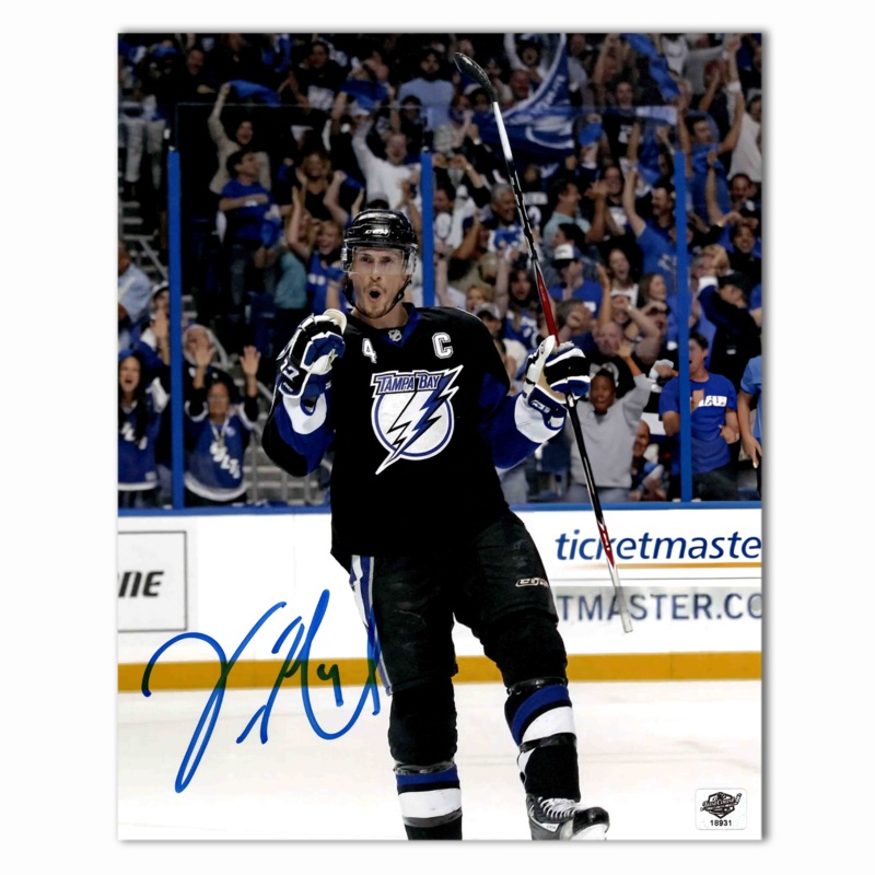 Vincent Lecavalier Autographed Tampa Bay Lightning Celebrating 8×10 Photo