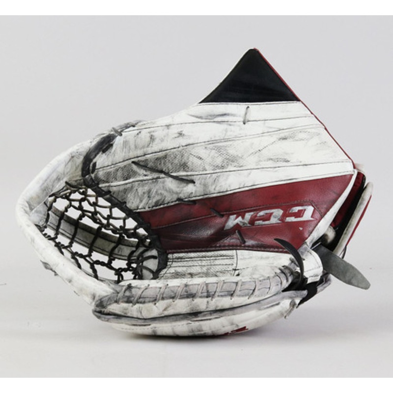 Full Right – CCM Extreme Flex 5 White Glove – David Tendeck Rapid City Rush