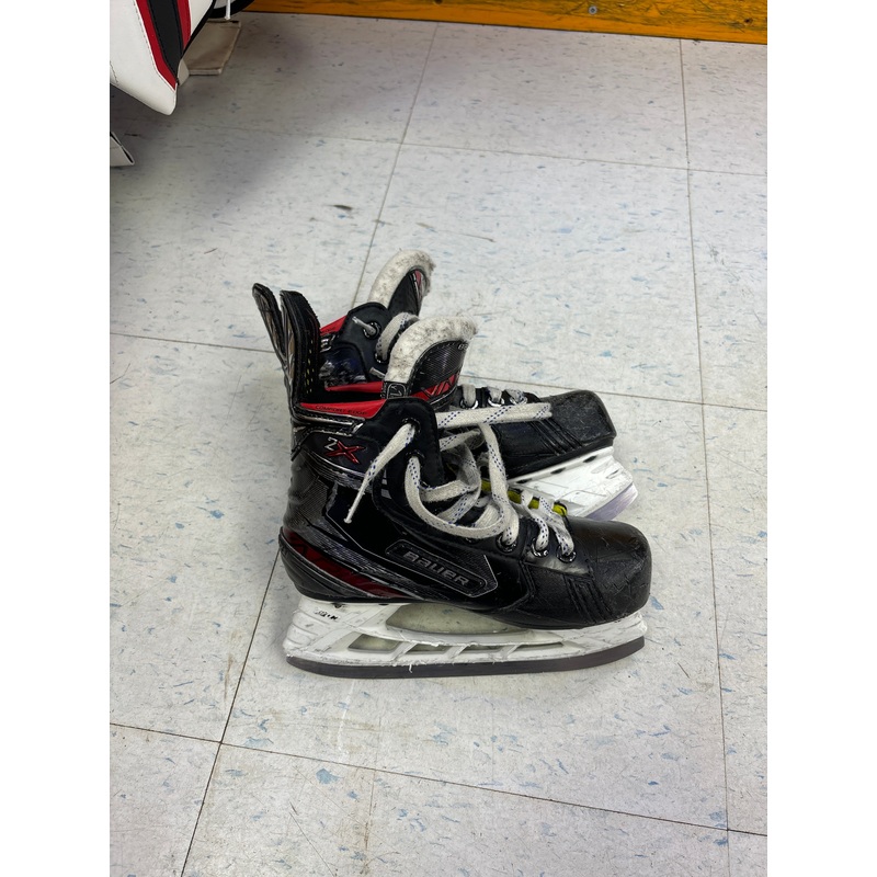 Used Bauer Vapor 2x Youth 13.5 EE Skates