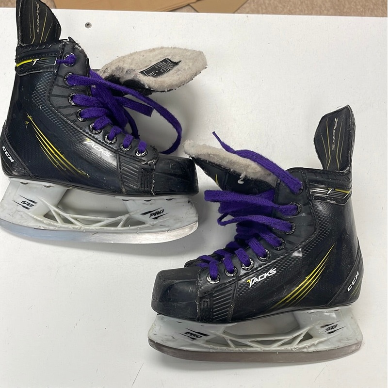Used CCM SuperTacks 11.5D Youth Skates
