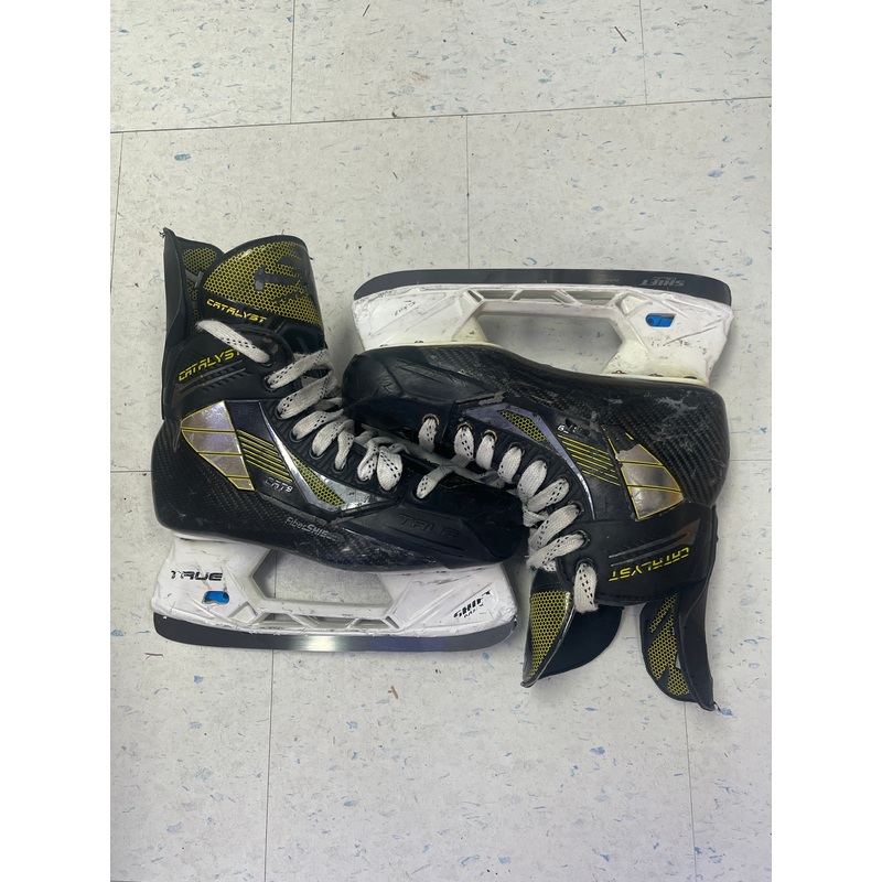 Used True Catalyst 9 Size 6.5 Skates