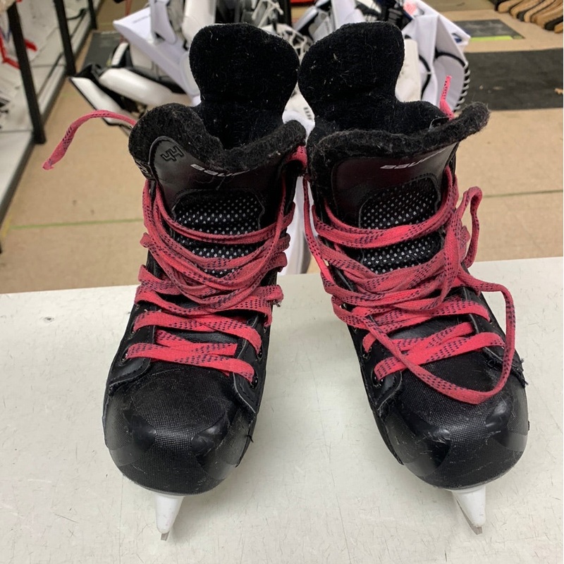 Used Bauer 44 Player Skates Youth 13D