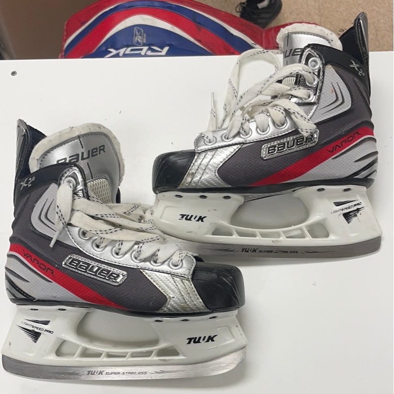 Used Bauer Vapor x2.0 2.5D Player Skates