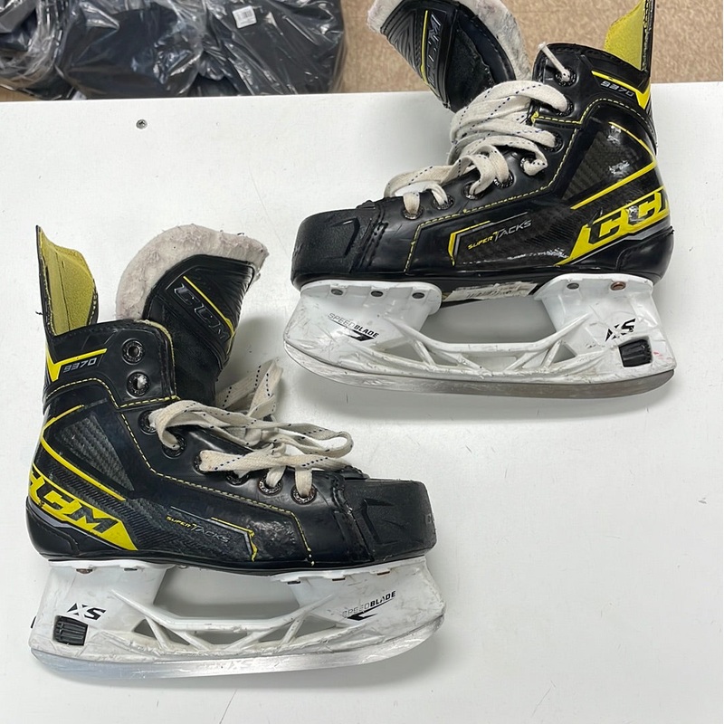 Used CCM SuperTacks 9370 1.5D Player Skates
