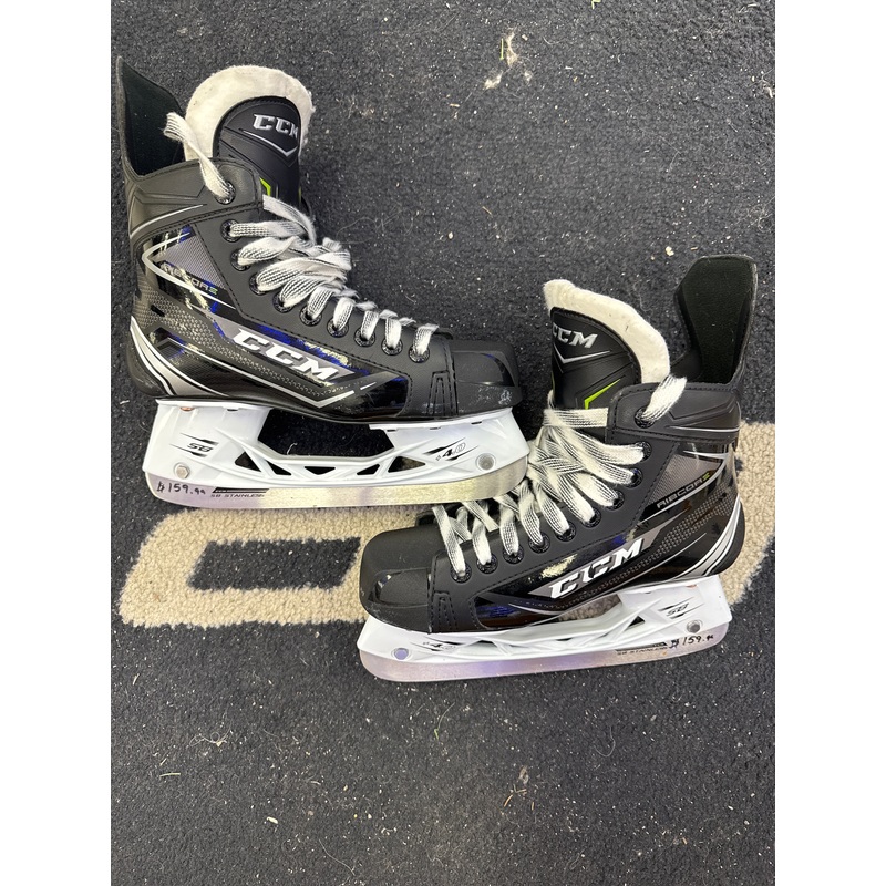 Used CCM Ribcore 74K 4.5 Player Skates