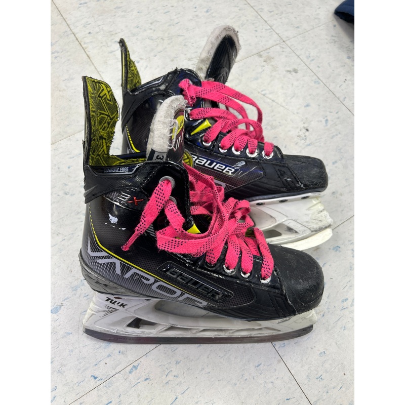 Used Bauer Vapor 3X Junior Player Skates 3.5D