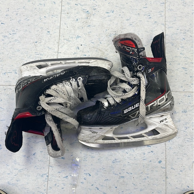Used Bauer Vapor 3X Size 4 Player Skates