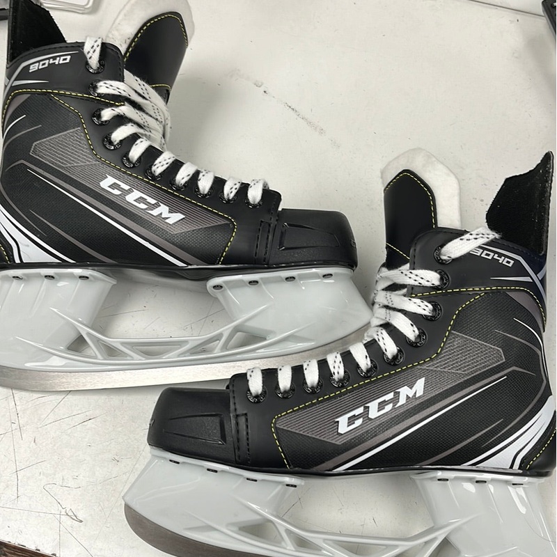 Used CCM Tacks 9040 7D Player Skate
