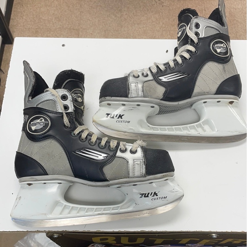 Used Bauer Vapor Agility 8N Player Skates