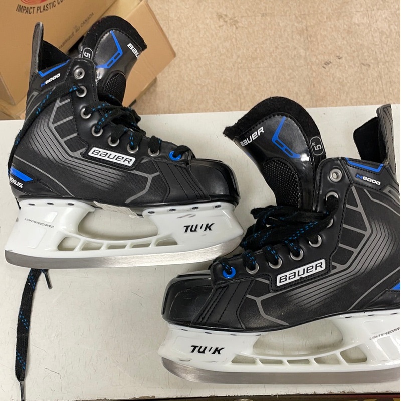 Used Bauer Nexus 6000 5D Player Skates