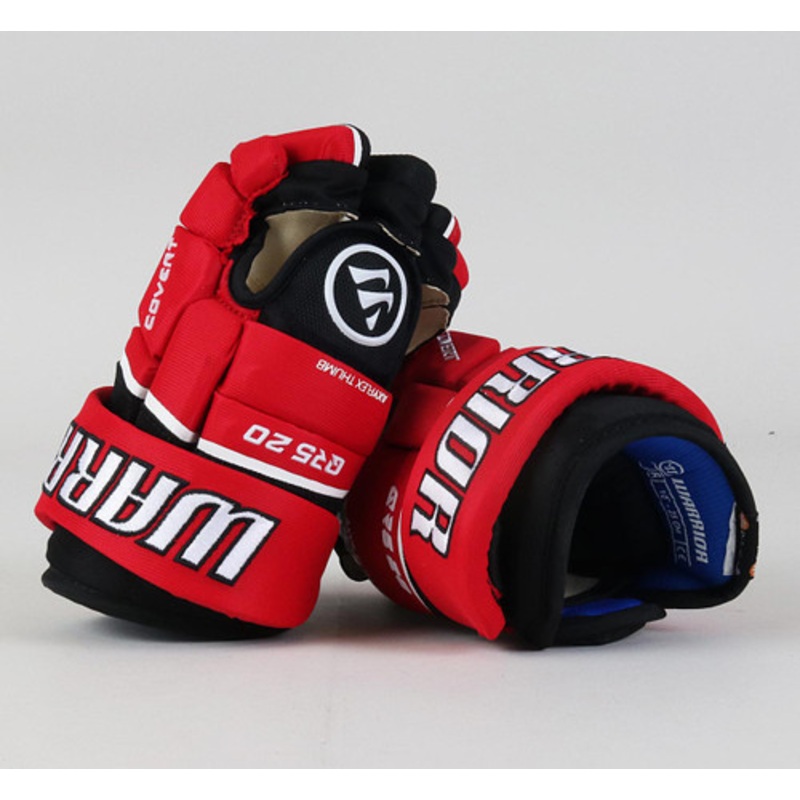 10 Warrior QR5 20 Junior Black/Red Gloves