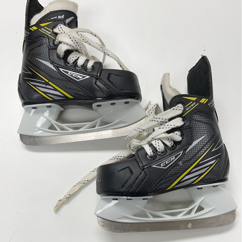 Used CCM Tacks 2092 8D Youth Skates