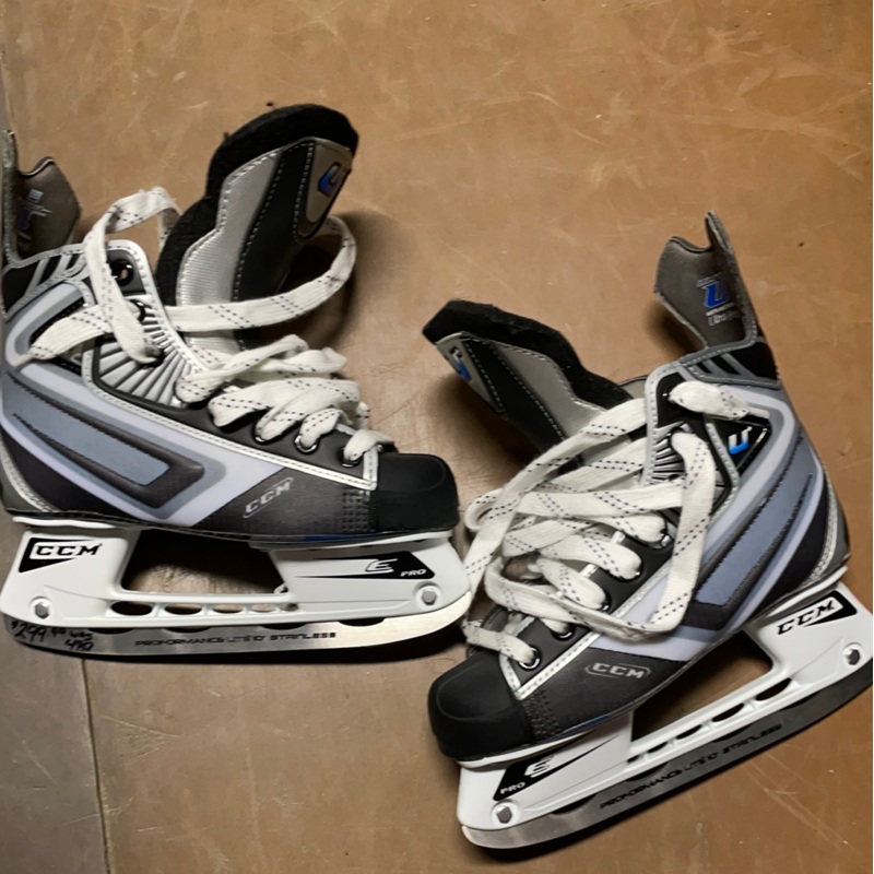 CCM U+ Player Hockey Skates Junior
