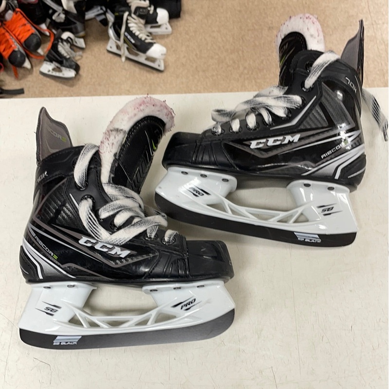 Used CCM Ribcore 70k 11.5D Youth Player Skates