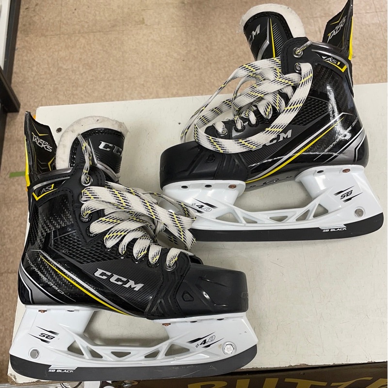 Used CCM SuperTacks AS1 3D Player Skates