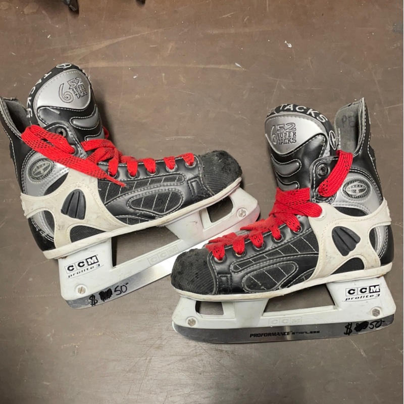 Used CCM Super Tacks 652 3D Skates