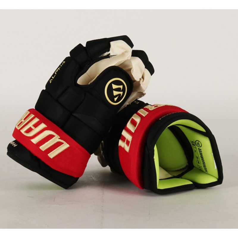 14 Warrior Alpha QX Pro Gloves – Zach Hyman Team Canada
