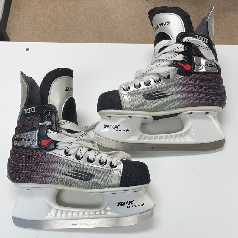 Used Bauer Vapor VIII 2D Player Skates