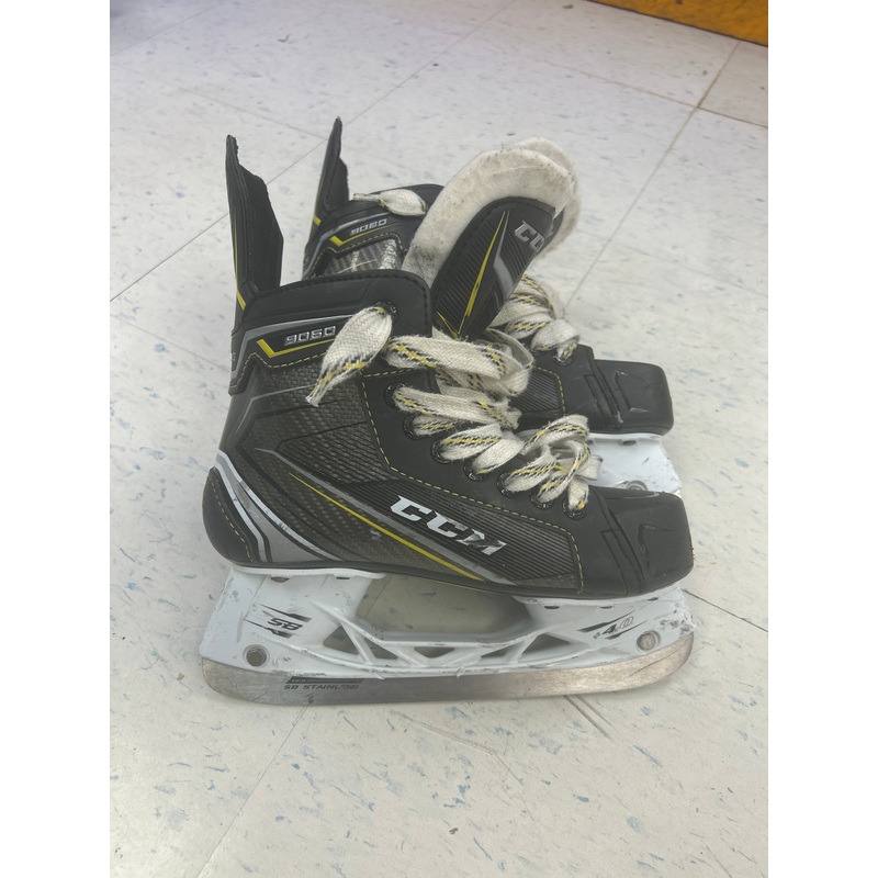 Used CCM Tacks 9060 Junior Player Skates