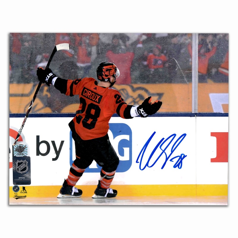 Claude Giroux Autographed Philadelphia Flyers Winter Classic 8×10 Photo