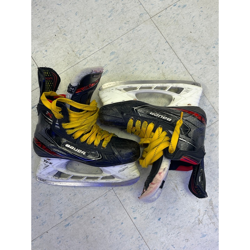 Used Bauer Vapor 2X Size 2.5 Skates