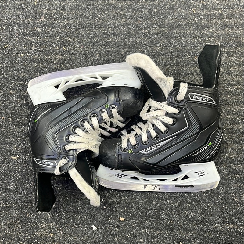 Used CCM RibCore Rib XT Size 11 Youth Player Skates