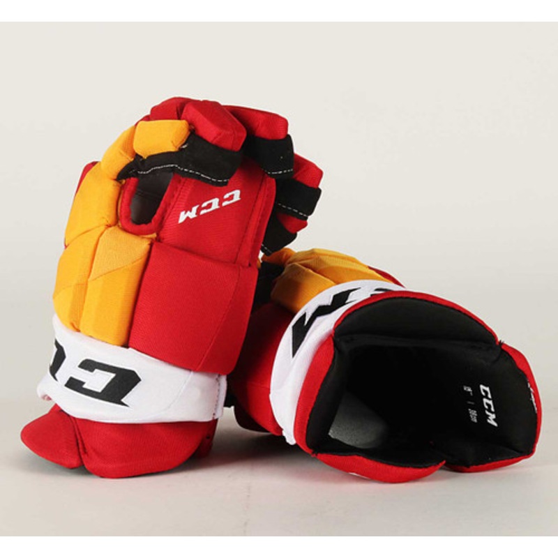 15 CCM HGJSPP Gloves – Team Stock Calgary Flames