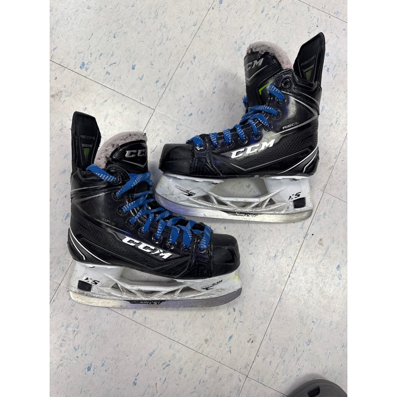 Used CCM Ribcore 78K 2D Player Skates