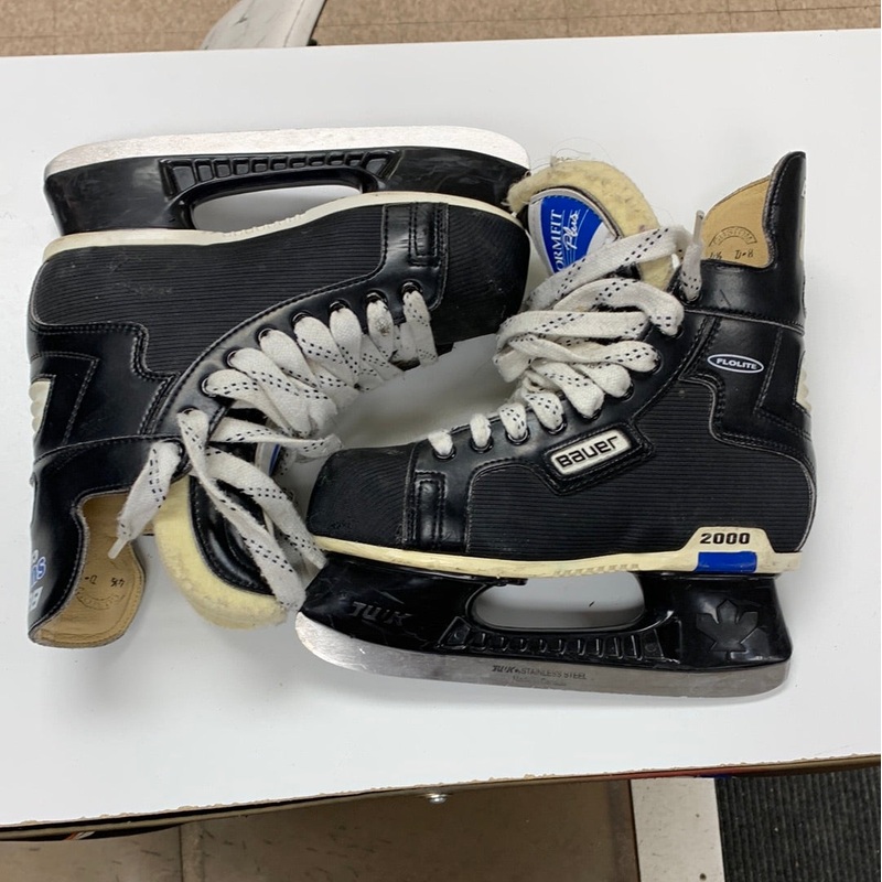 Used Bauer 2000 4.5D Player Skates