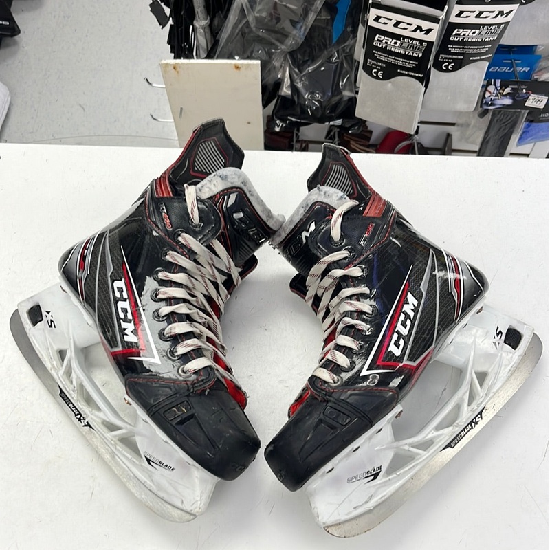 Used CCM JetSpeed FT490 5.5D Player Skates