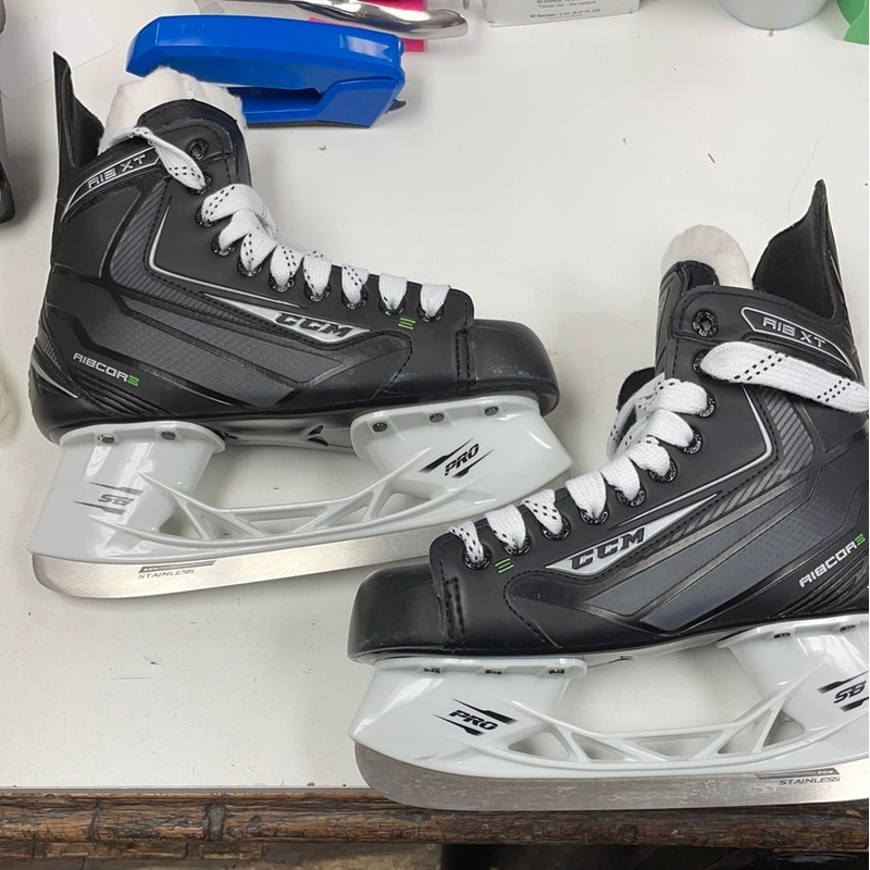 Used CCM RibCor RIB XT 4D Player Skates