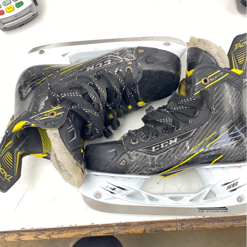 Used CCM Super Tacks 6.5 Skates