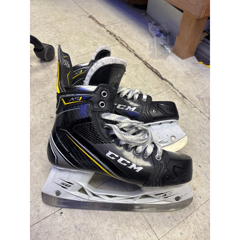 Used CCM Super Tacks AS1 Size 8.0 Skates