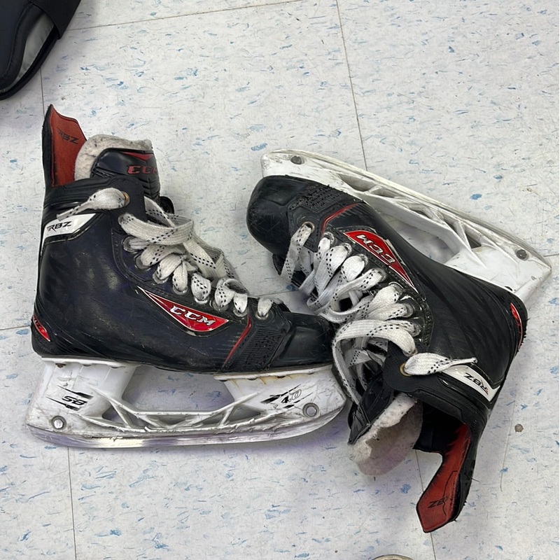 Used CCM RBZ Size 5.5 Player Skates