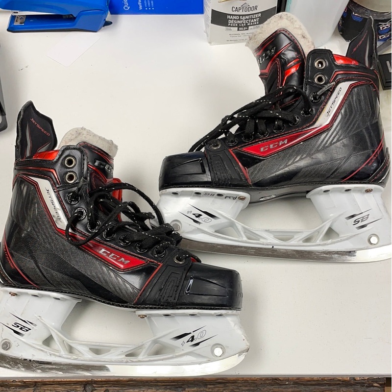 Used CCM Jetspeed 5.5D Player Skates