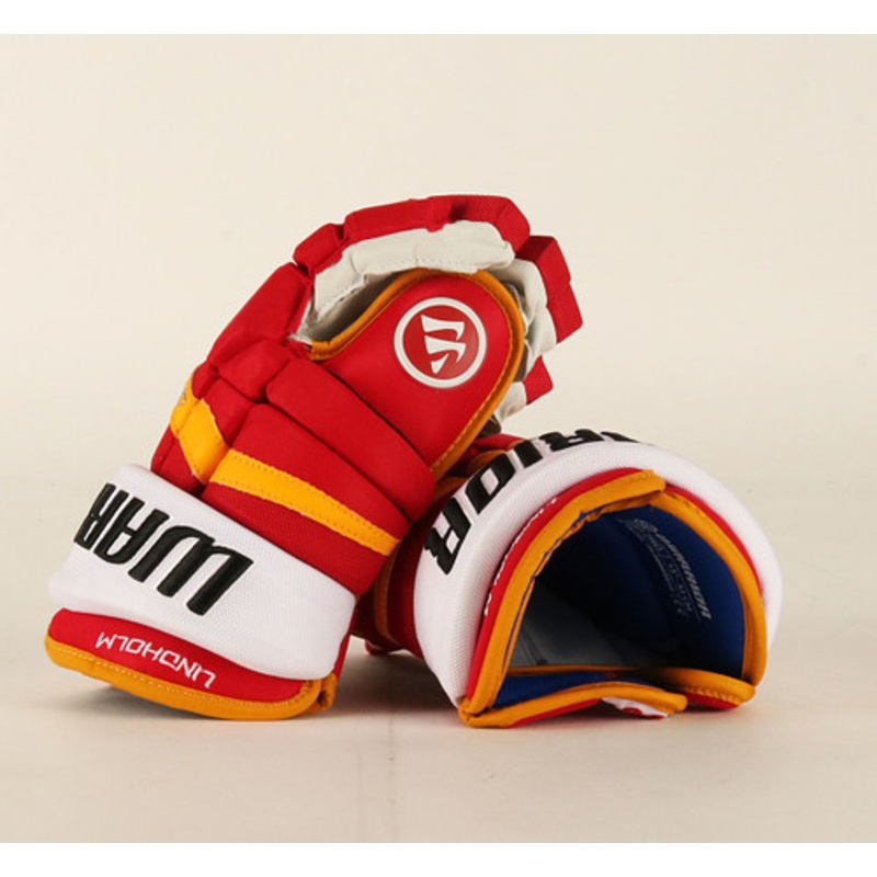 13 Warrior Covert QR1 Gloves – Elias Lindholm Calgary Flames #4