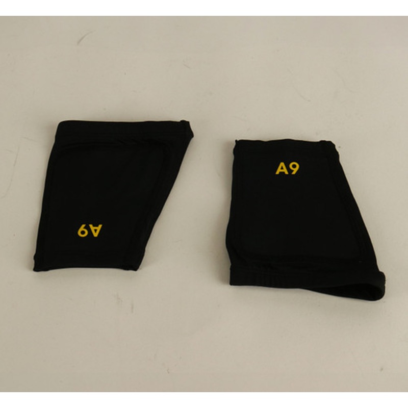 L/XL Compression Wrist Sleeve With Two-Sided Protection