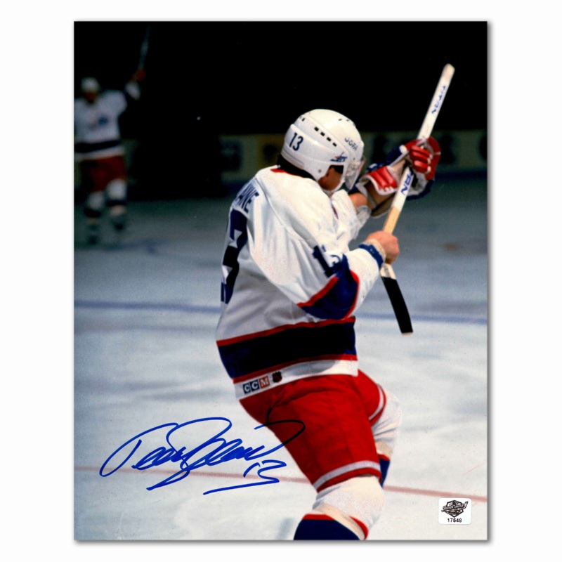 Teemu Selanne Autographed Winnipeg Jets Shooting Stick 8×10 Photo
