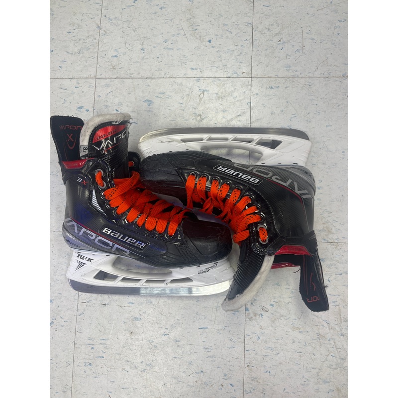 Used Bauer Vapor 3X Size 8.5 Fit 3 Skates